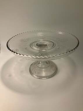VTG EAPG Clear Pressed Glass Pedestal Cake Stand w/ Scalloped Edge and Starburst